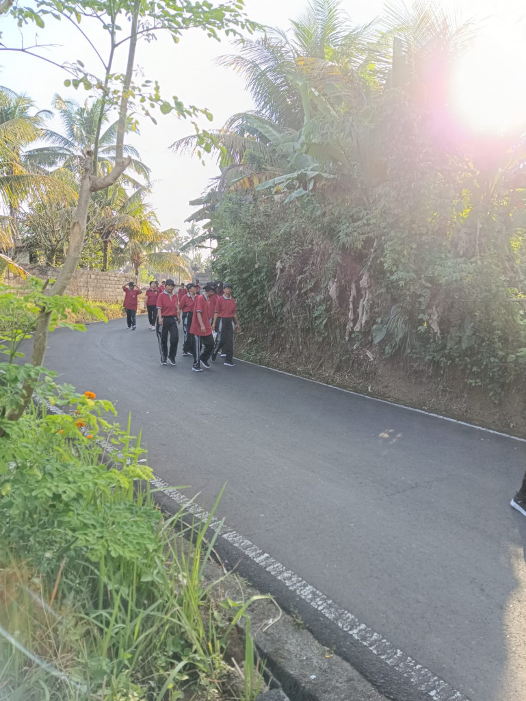 Kegiatan Jalan Santai Lansia Br.Anyar